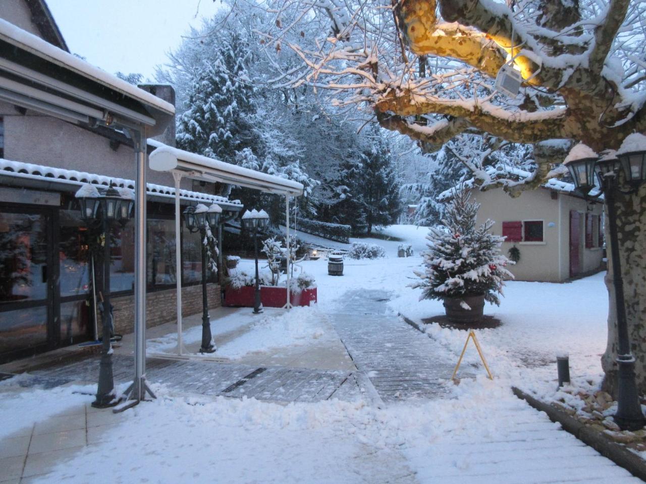 Hotel Restaurant Le Moulin De Saint Verand エクステリア 写真